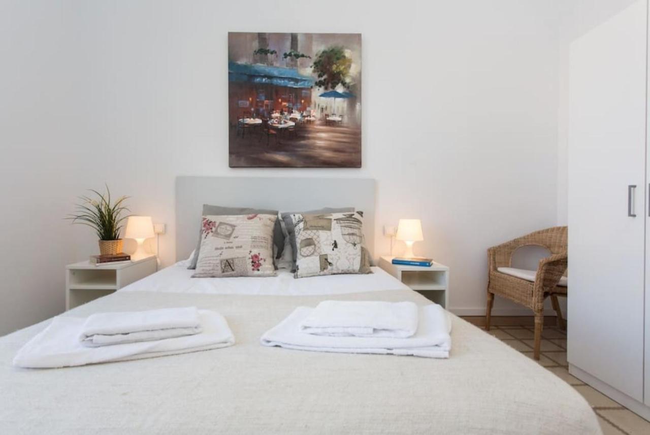 Priority Fira Apartments Barcelona Exterior photo
